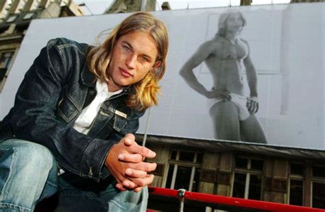 travis fimmel calvin klein billboard.